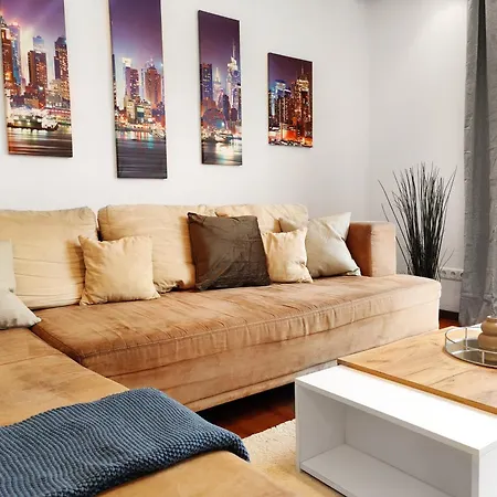 Apartman Early Year - - Mitten In Der Stadt