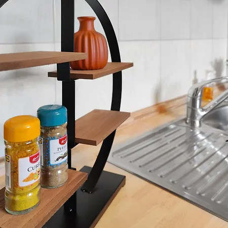 Early Year - - Mitten In Der Stadt *