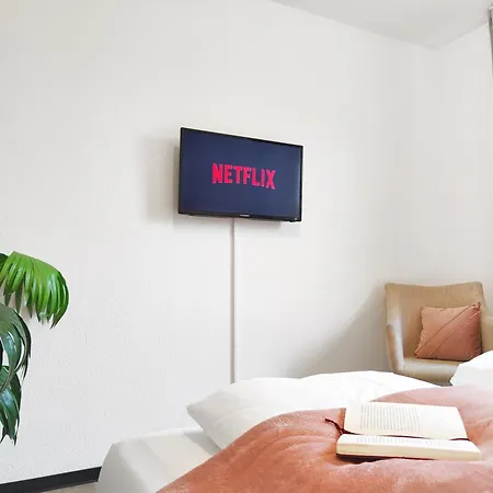 Early Year - - Mitten In Der Stadt Appartement