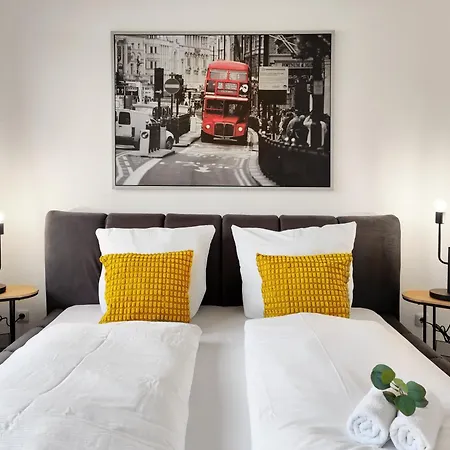 Early Year - - Mitten In Der Stadt Apartman