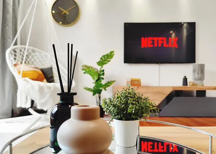 Early Year - - Mitten In Der Stadt Lägenhet