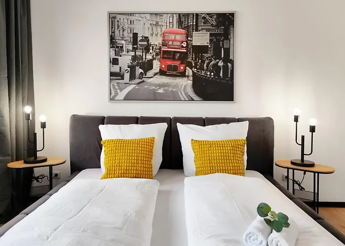 Early Year - - Mitten In Der Stadt Lägenhet